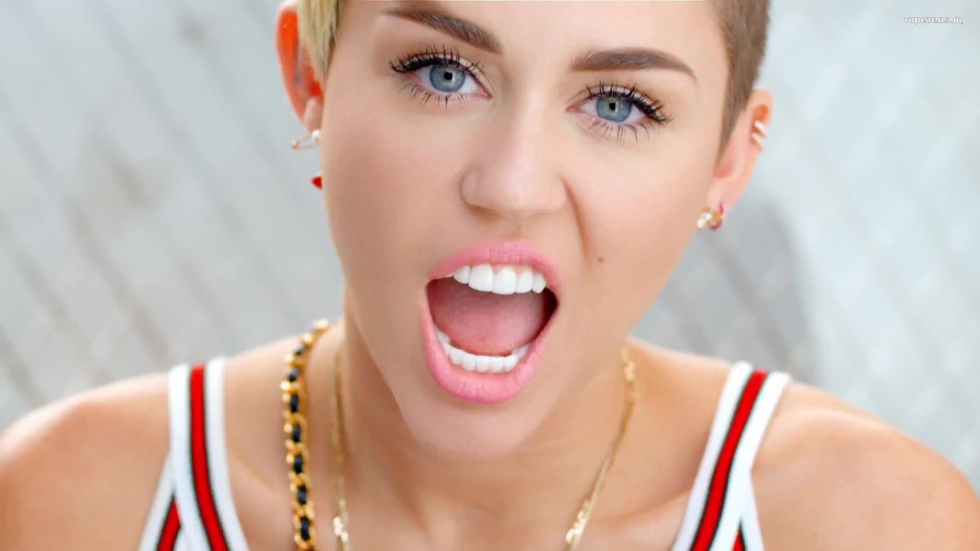 Miley Cyrus 071