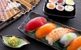 Sushi 021 Nigiri, Maki, Ryby, Wasabi
