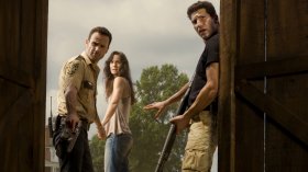 The Walking Dead (2010-) Serial TV 071 Andrew Lincoln jako Rick Grimes, Sarah Wayne Callies jako Lori Grimes, Jon Bernthal jako Shane Walsh