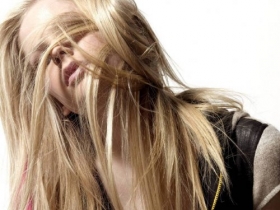 Avril Lavigne 55