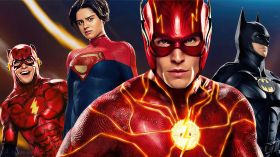 Flash (2023) The Flash 027 Ezra Miller jako Flash (Barry Allen), Henry Allen, Supergirl, Batman