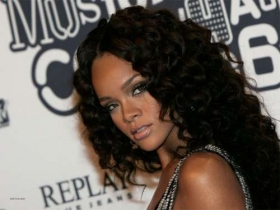 Rihanna 16