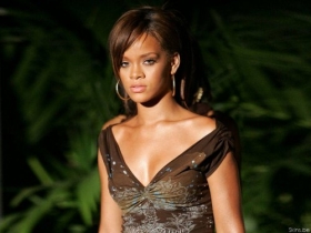 Rihanna 52