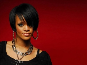 Rihanna 60