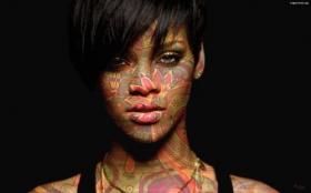 Rihanna 104