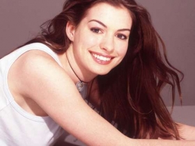 Anne Hathaway 18
