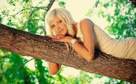 Kobieta, Girl 1920x1200 1022 Blondynka, Drzewo