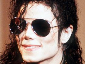Michael Jackson 100