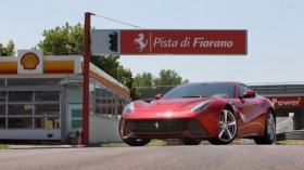 Ferrari F12berlinetta 011