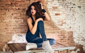 Selena Gomez 094