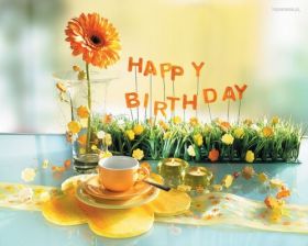 Urodziny, Happy Birthday 019 Kwiaty, Filizanka, Swieczki