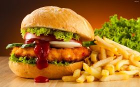 Hamburger 007 Fast food, Frytki, Salata