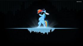 My Little Pony Przyjazn To Magia 002 Rainbow Dash, Czapeczka