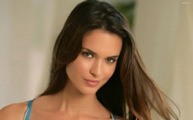 Odette Annable 007