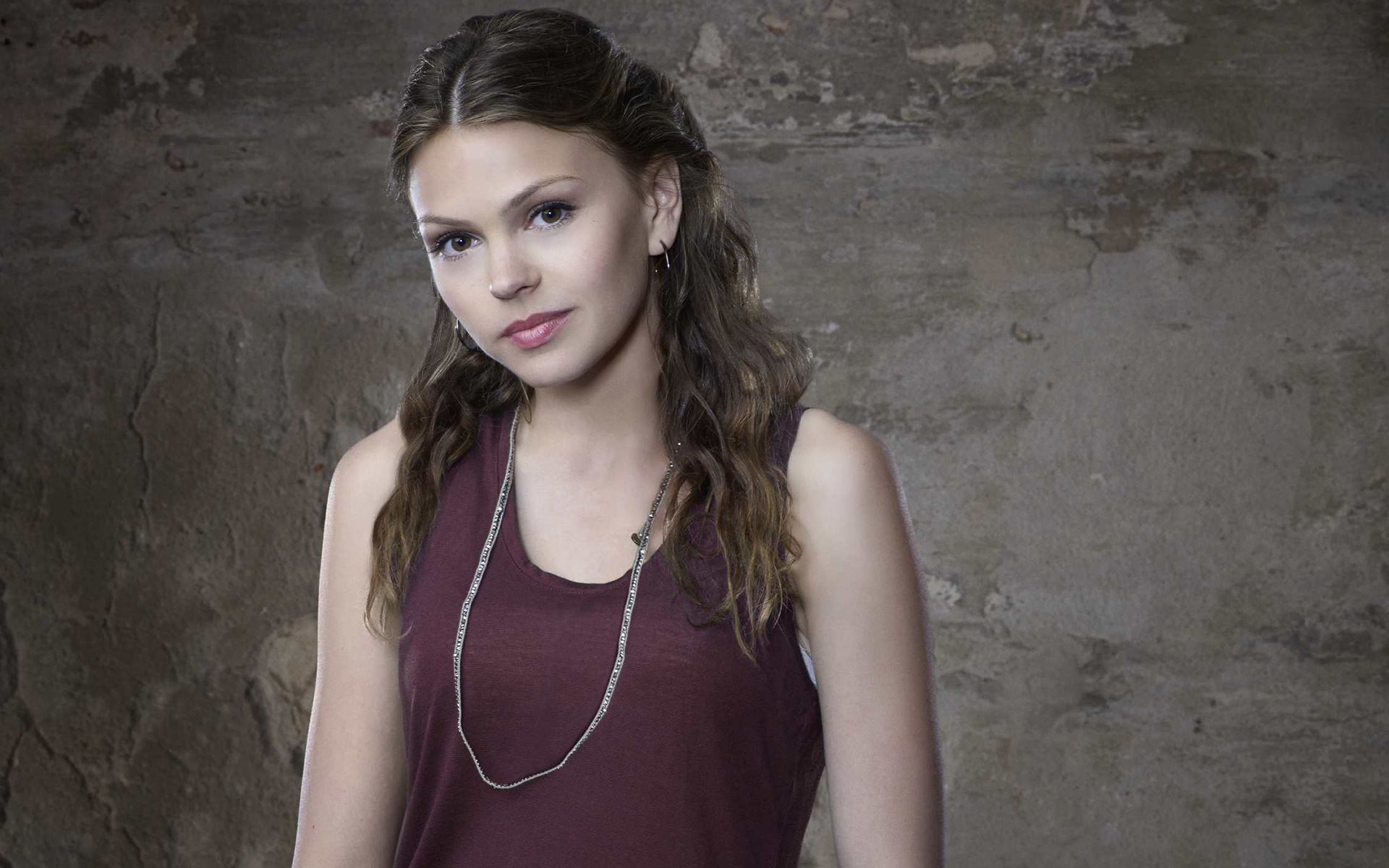 Przeznaczeni, Star-Crossed 016 Aimee Teegarden, Emery Whitehill