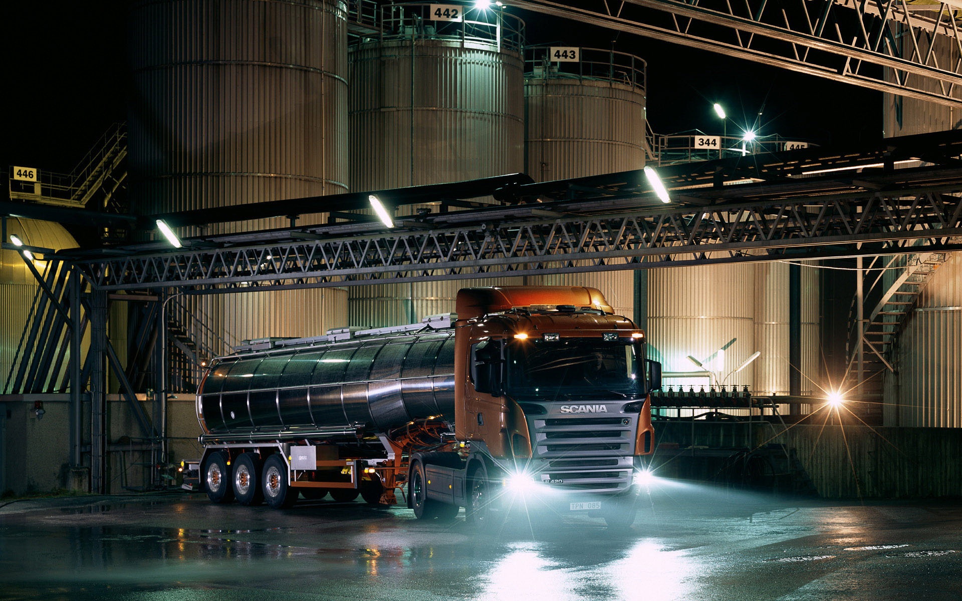 Samochod ciezarowy Scania 002 R420