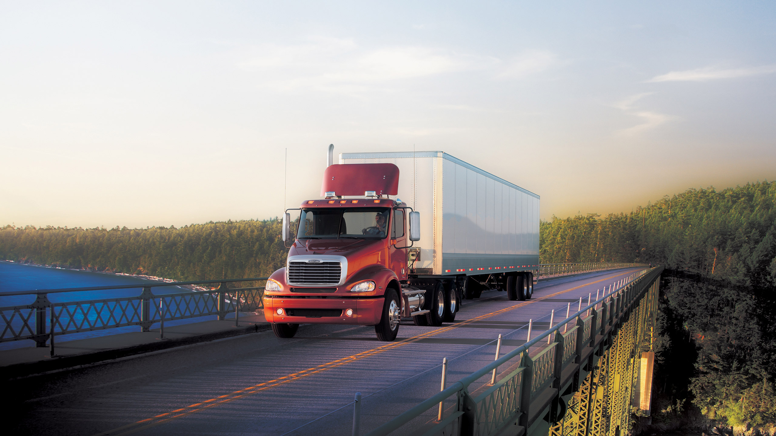 Samochod ciezarowy Freightliner 006 Columbia, Most