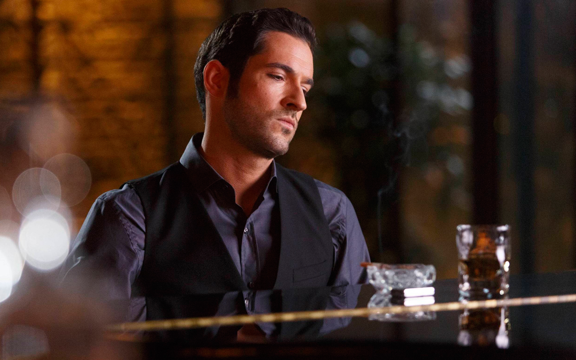 Tom Ellis Lucifer Morningstar