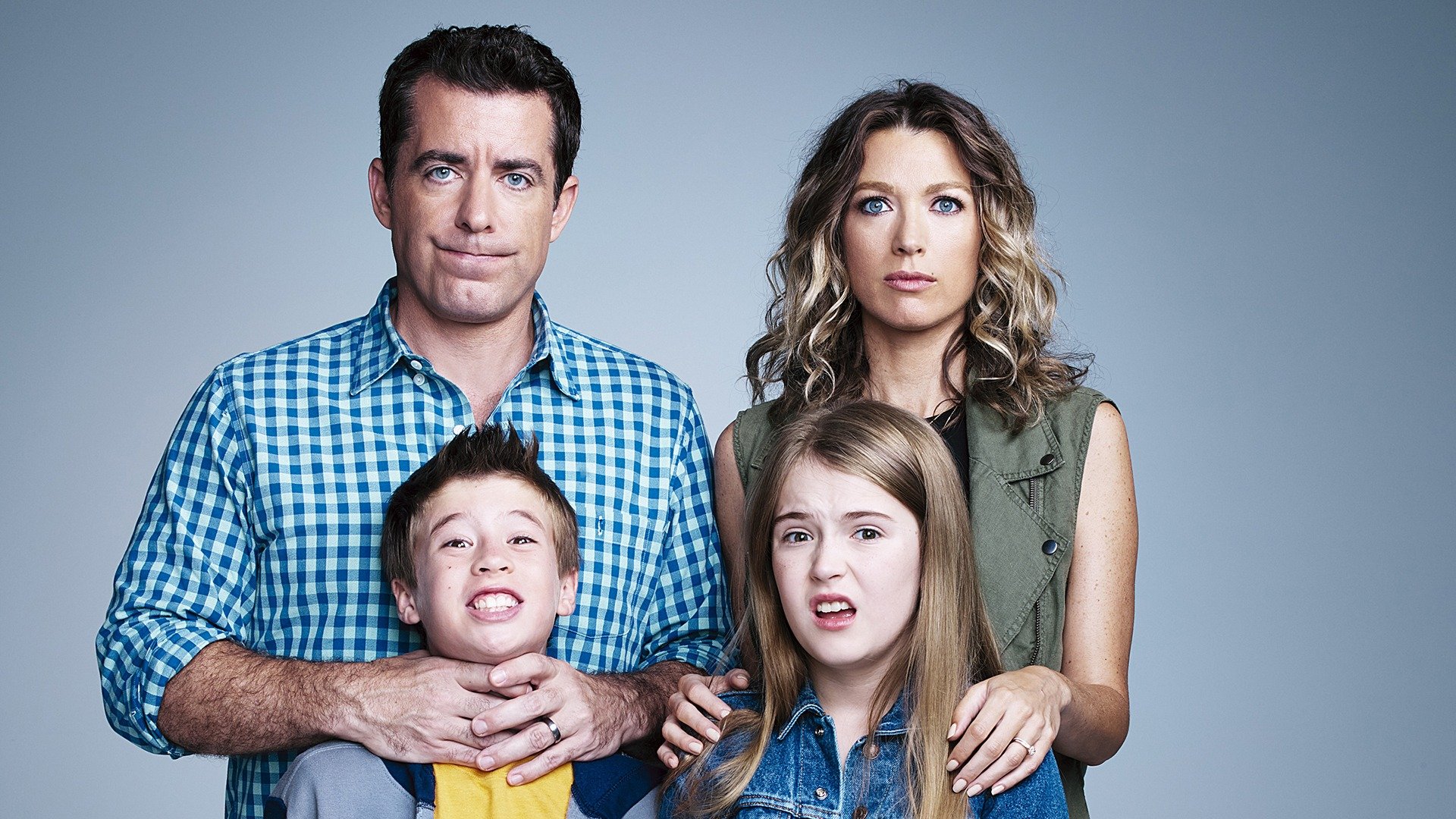 Objazd (2016) The Detour TV 001 Jason Jones jako Nate, Natalie Zea jako Robin, Liam Carroll jako Jared, Ashley Gerasimovich jako Delilah