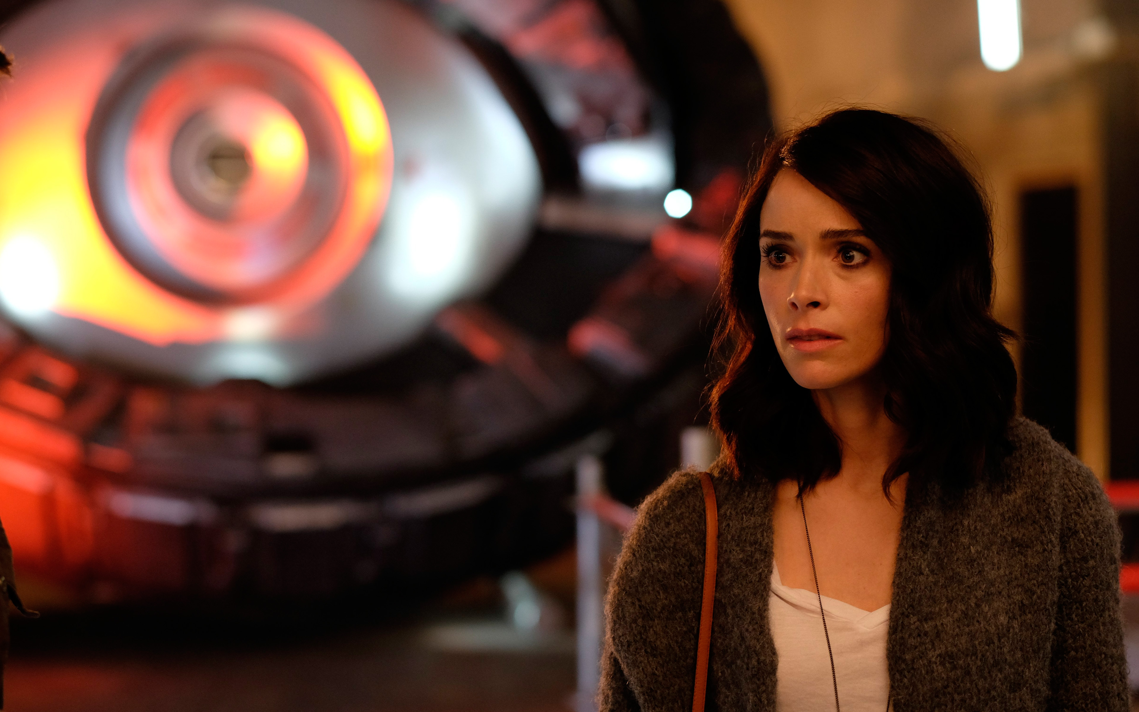 Timeless 2016 Serial Tv 010 Abigail Spencer Jako Lucy Preston Tapety Na Pulpit