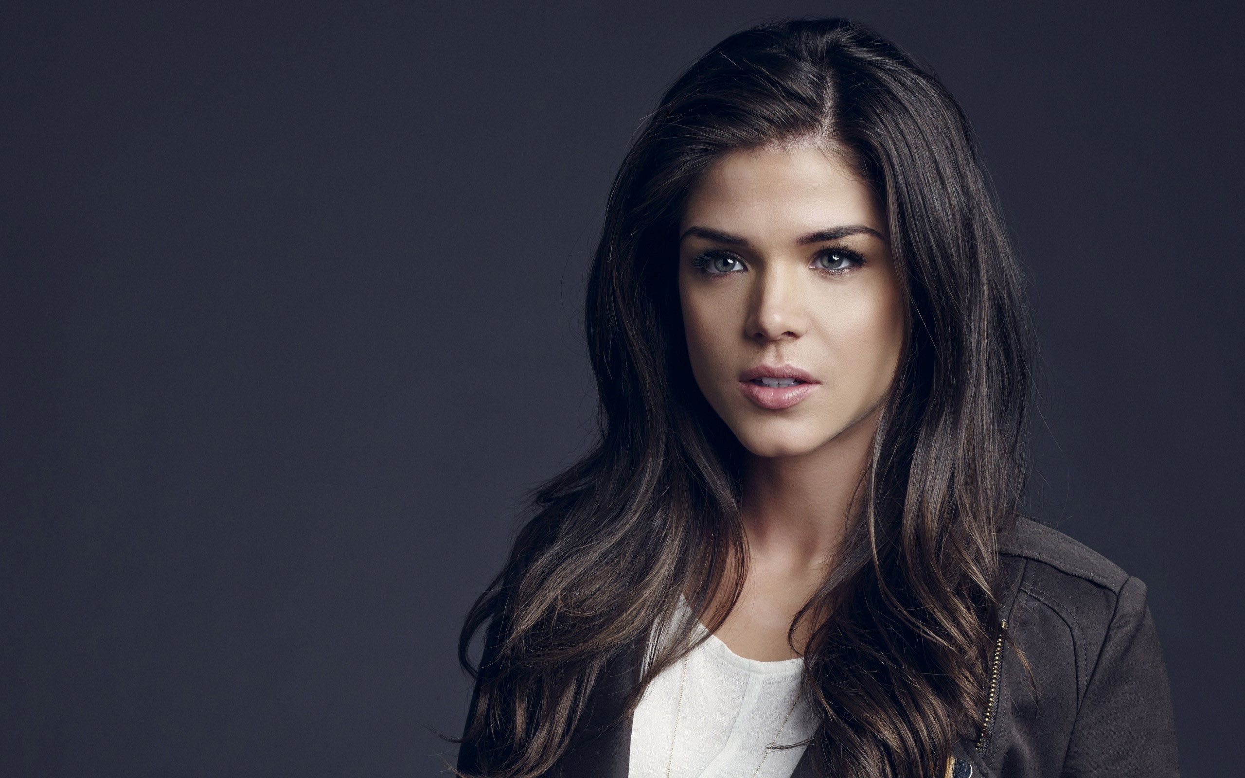 Marie Avgeropoulos 001
