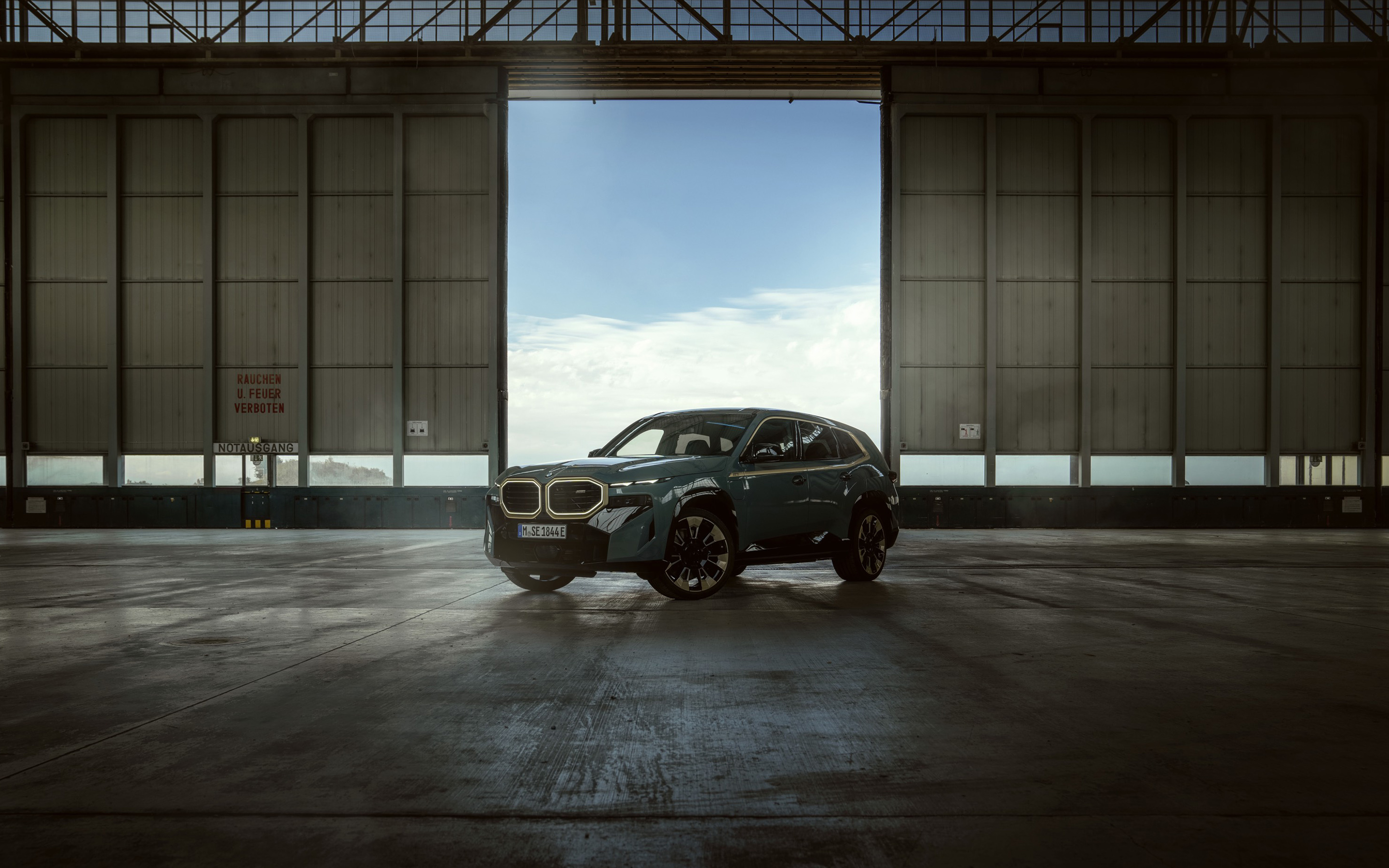 BMW XM 2023 8K 016