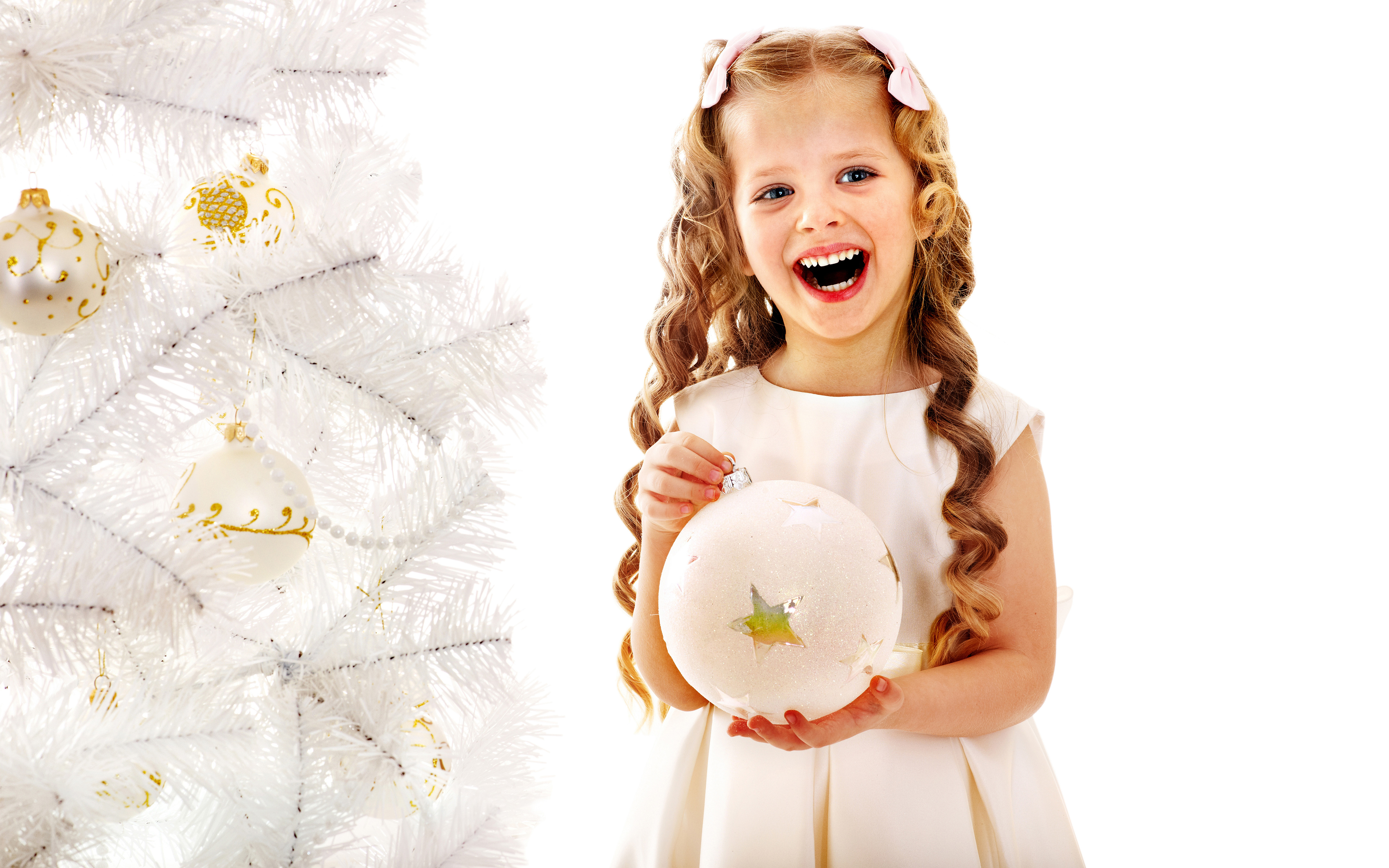 Swieta, Boze Narodzenie, Christmas 5120x3200 019 Dziewczynka, Bombki, Choinka