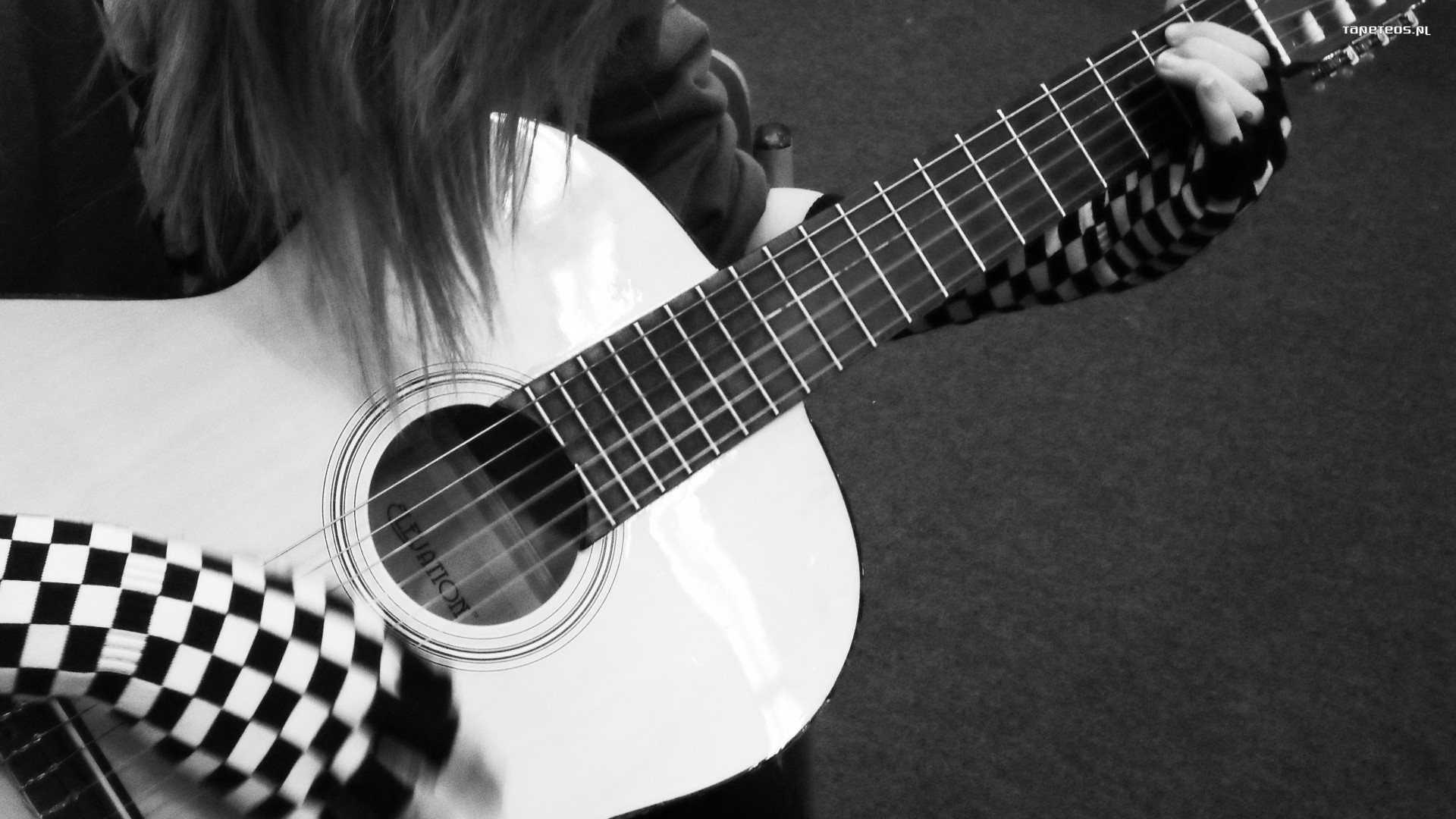 Звени гитара пой. Девушка с электрогитарой. Девушка с гитарой Эстетика. Девушка с гитарой без лица. Гитара картинки.