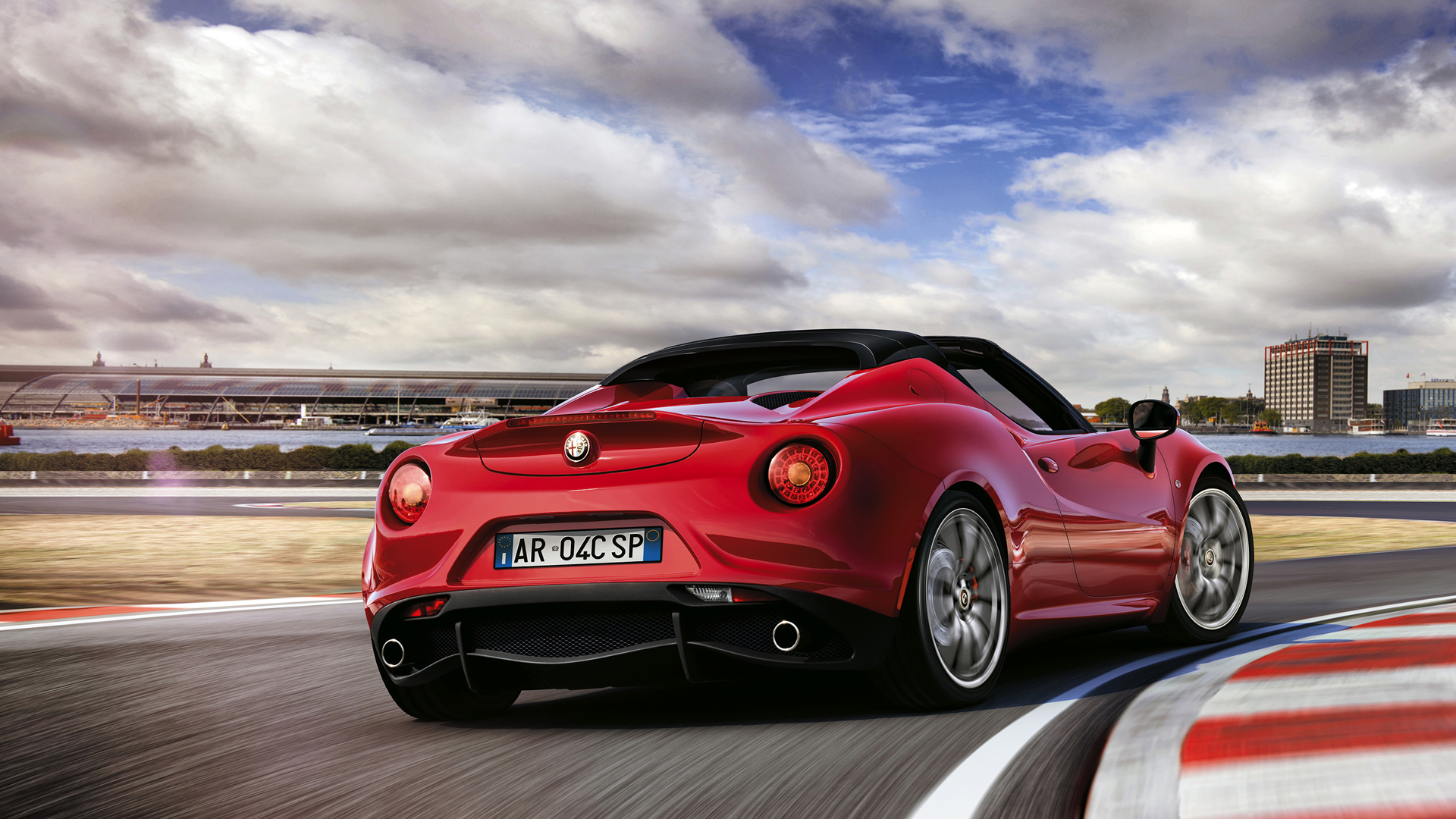 Alfa Romeo 4C Spider 012
