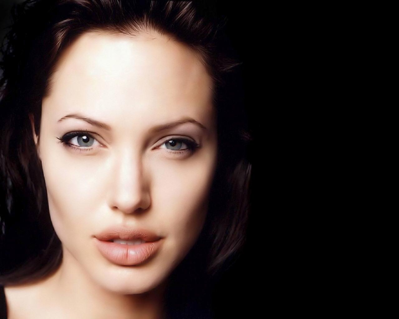 Angelina Jolie 157