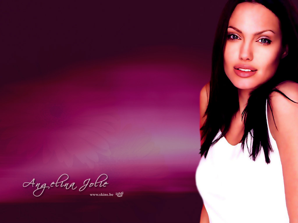 Angelina Jolie 38