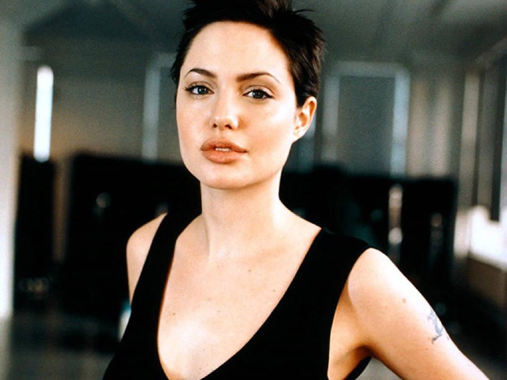 Angelina Jolie 90