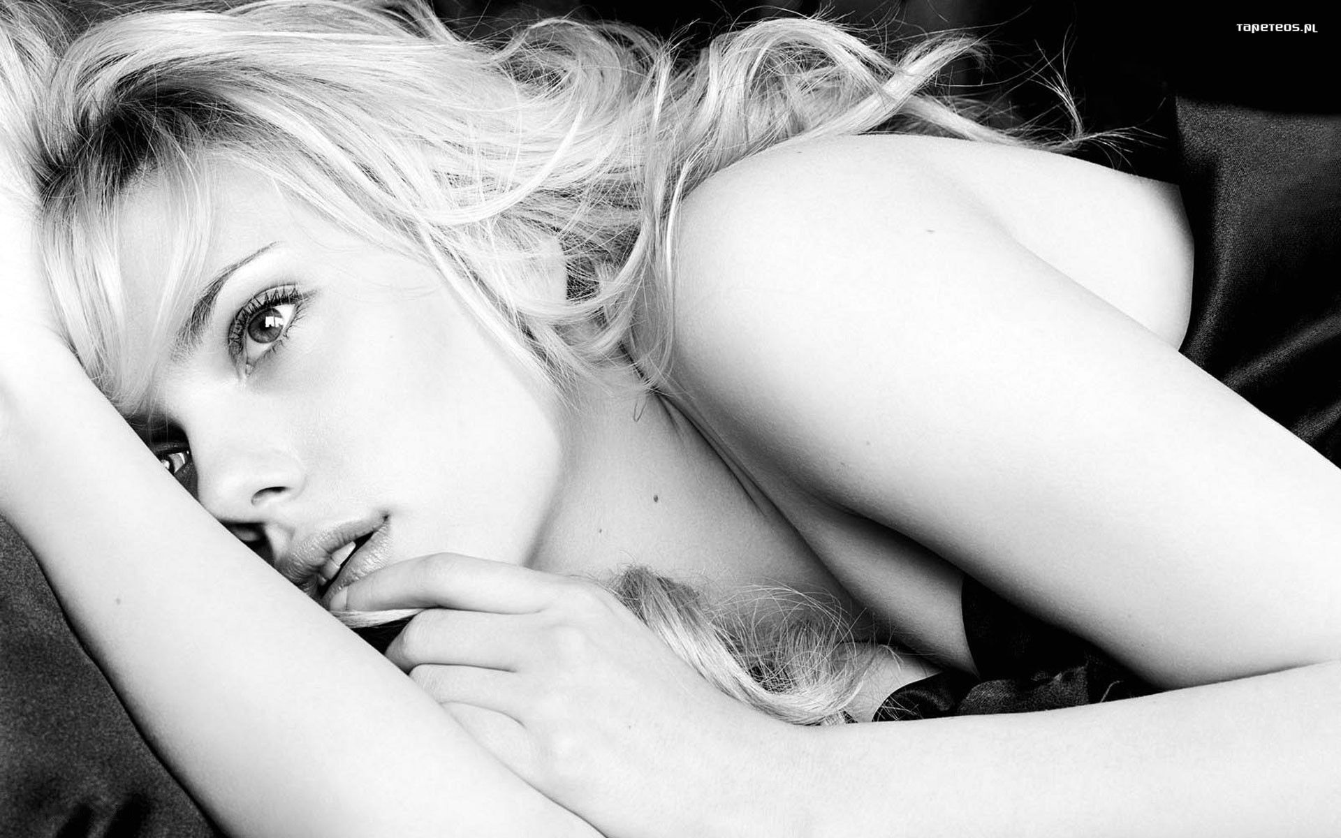 Scarlett Johansson 011