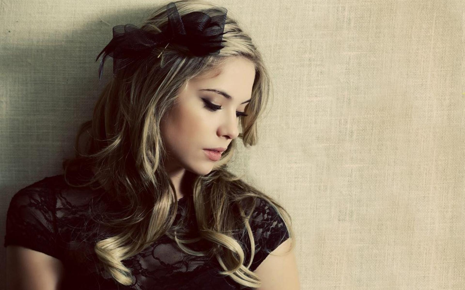 Ashley Benson 005