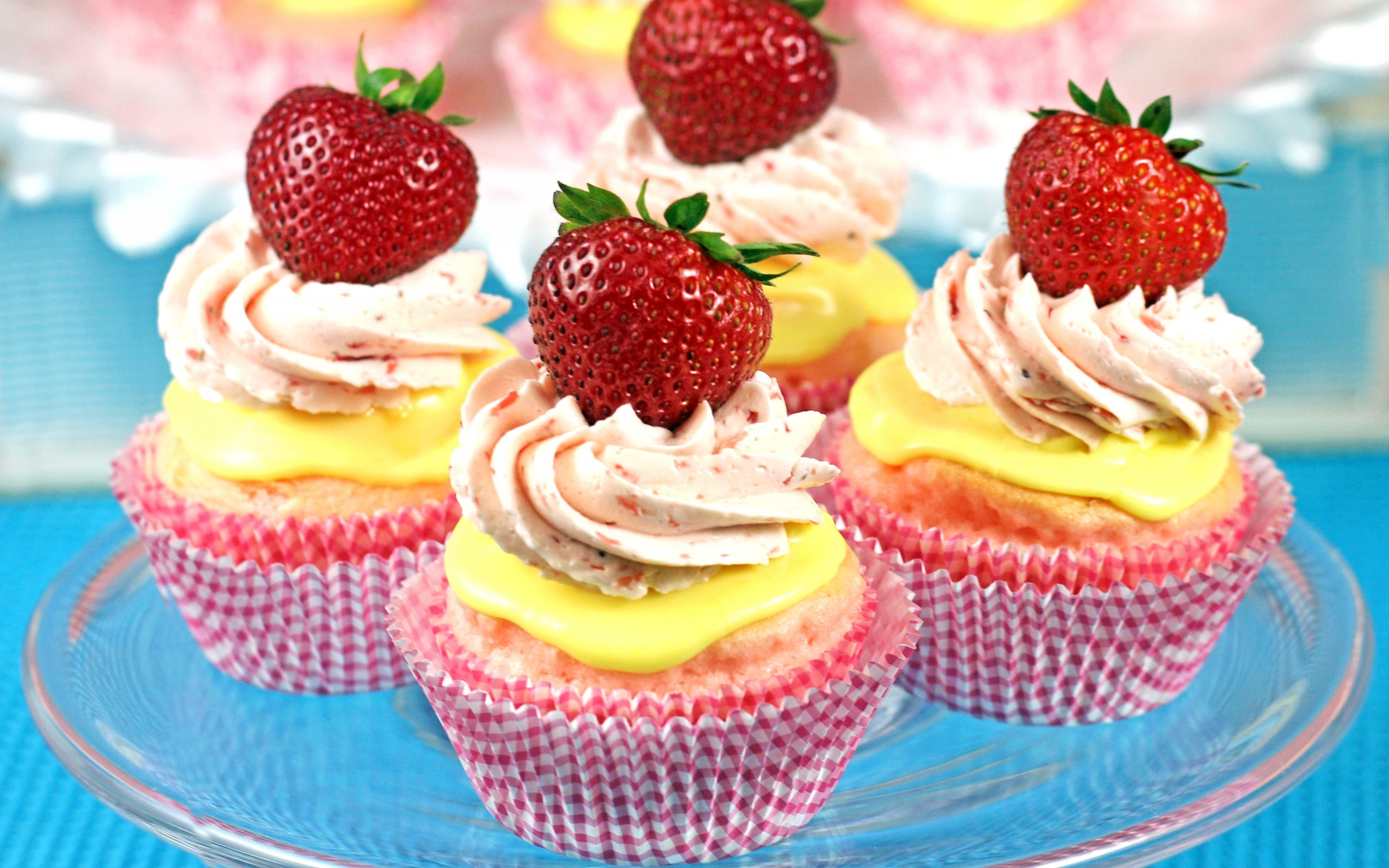 Babeczki, Muffinki 026 Truskawki