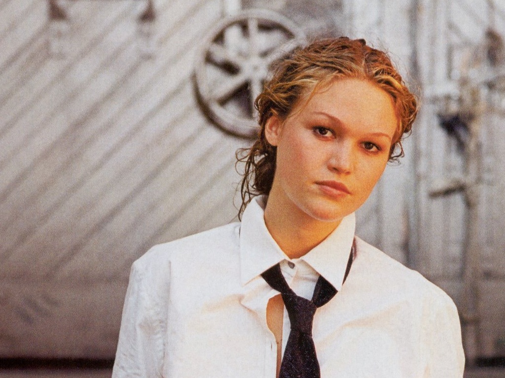 Julia Stiles