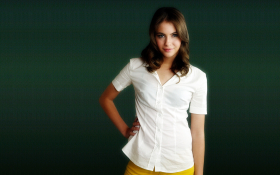 Willa Holland 012