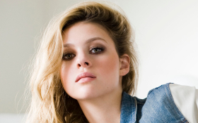 Nicola Peltz 010