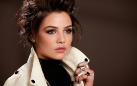 Danielle Campbell 022