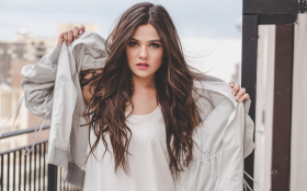 Danielle Campbell 038