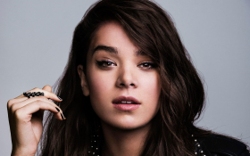 Hailee Steinfeld 036