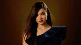 Hailee Steinfeld 038