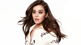 Hailee Steinfeld 070