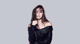 Hailee Steinfeld 075