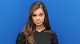 Hailee Steinfeld 076 2019