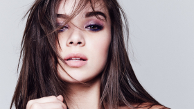 Hailee Steinfeld 084