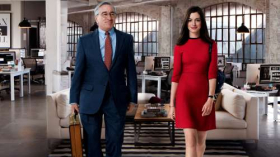 Praktykant (2015) The Intern 002 Robert De Niro, Anne Hathaway