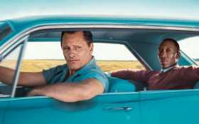 Green Book (2018) 001 Viggo Mortensen jako Tony Lip, Mahershala Ali jako Dr Don Shirley