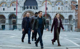 Mission Impossible Dead Reckoning Part One (2023) 004 Tom Cruise jako Ethan Hunt, Ving Rhames jako Luther Stickell, Rebecca Ferguson jako Ilsa Faust, Simon Pegg jako Benji Dunn