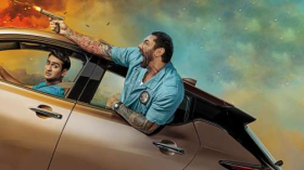 Stuber (2019) 002 Kumail Nanjiani jako Stu, Dave Bautista jako Vic Manning